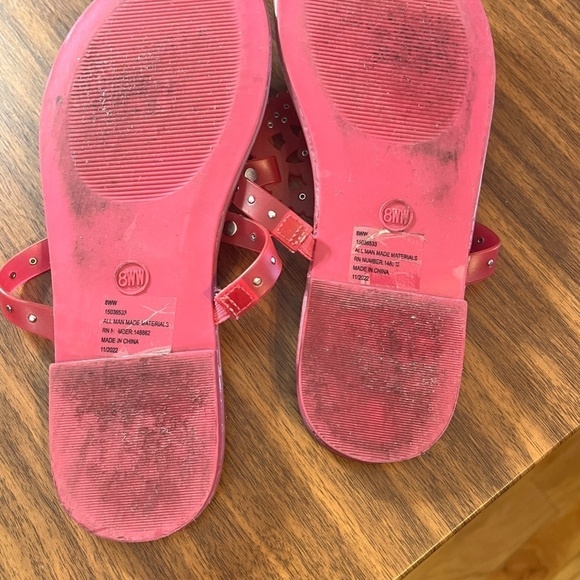 Torrid Sandal Shoes 8 Pink Medallion T Strap Slip On Faux Leather Preppy Hippie - Picture 9 of 12